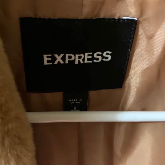 Express Coat - Picture 2 of 3